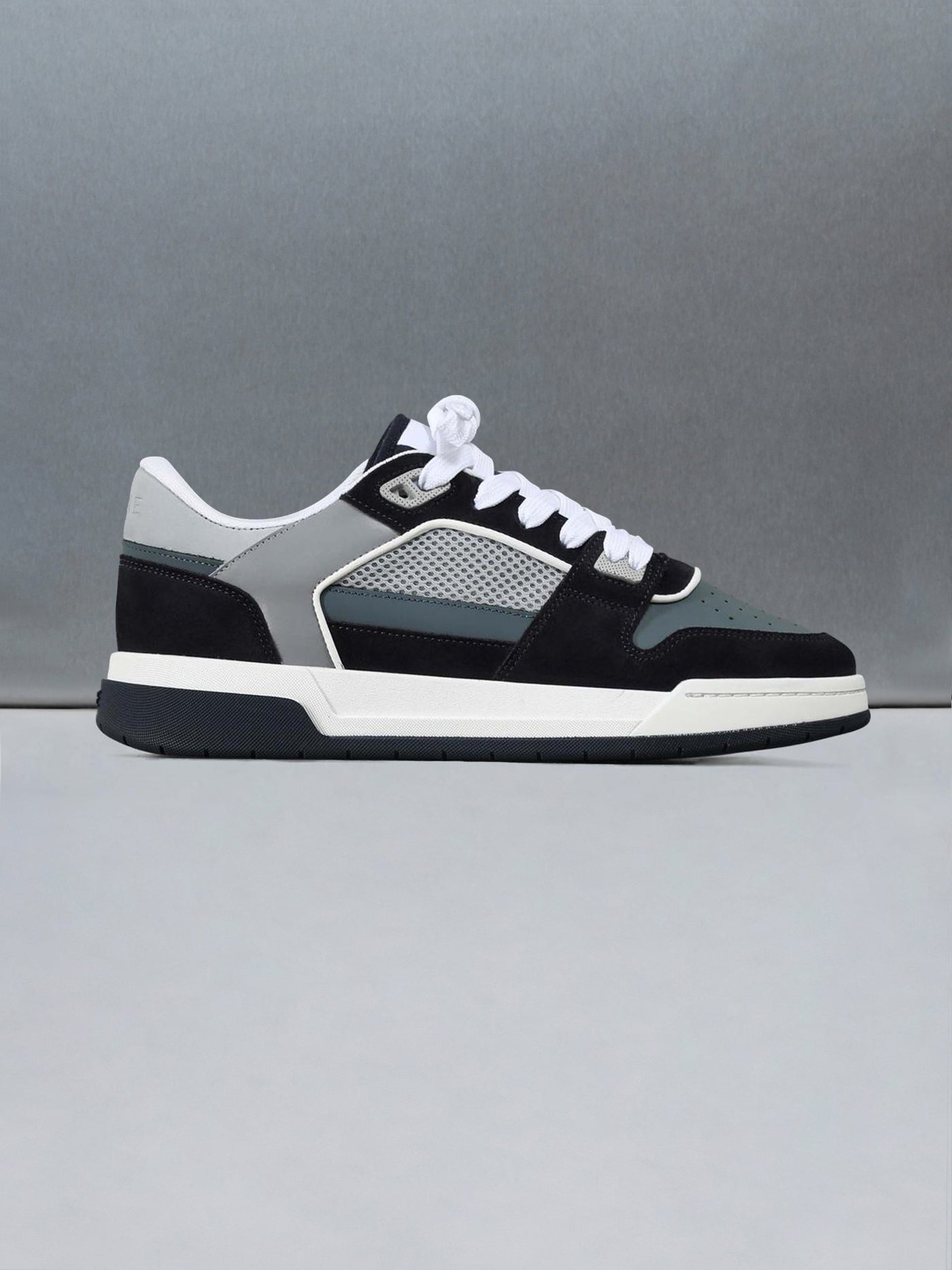 Basket Trainer in Blauw